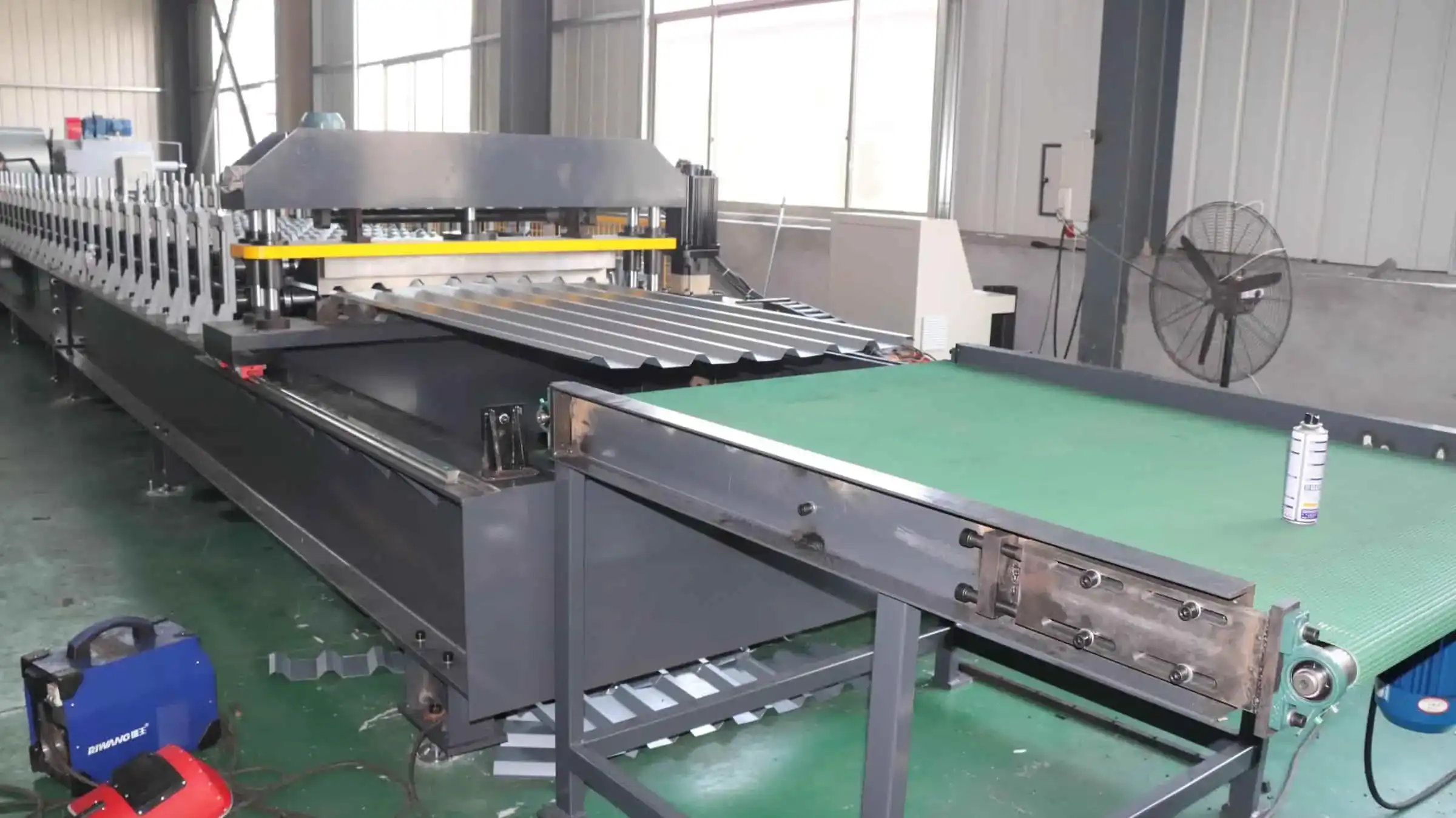 trapezoidal roof sheet machine