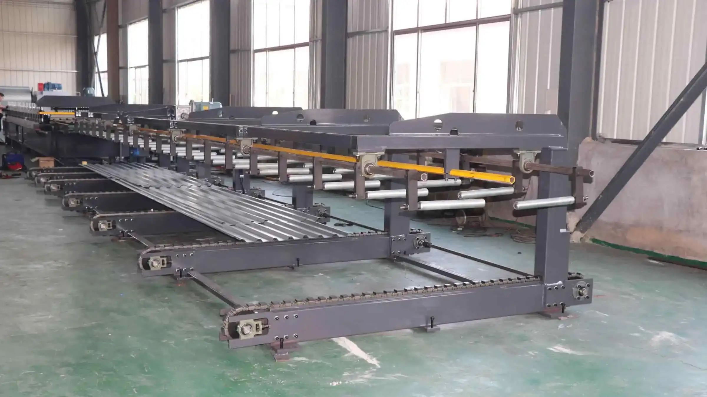 trapezoidal roof sheet machine