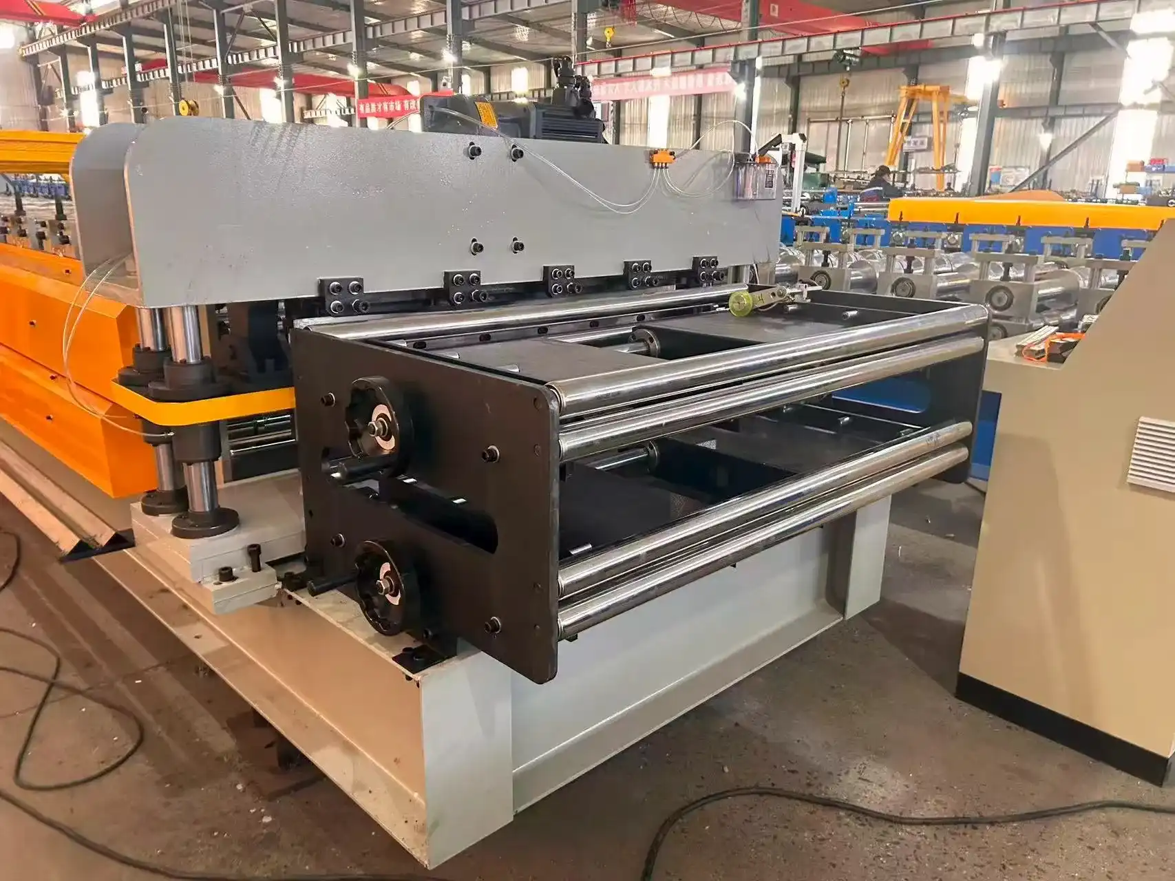 trapezoidal roof panel machine