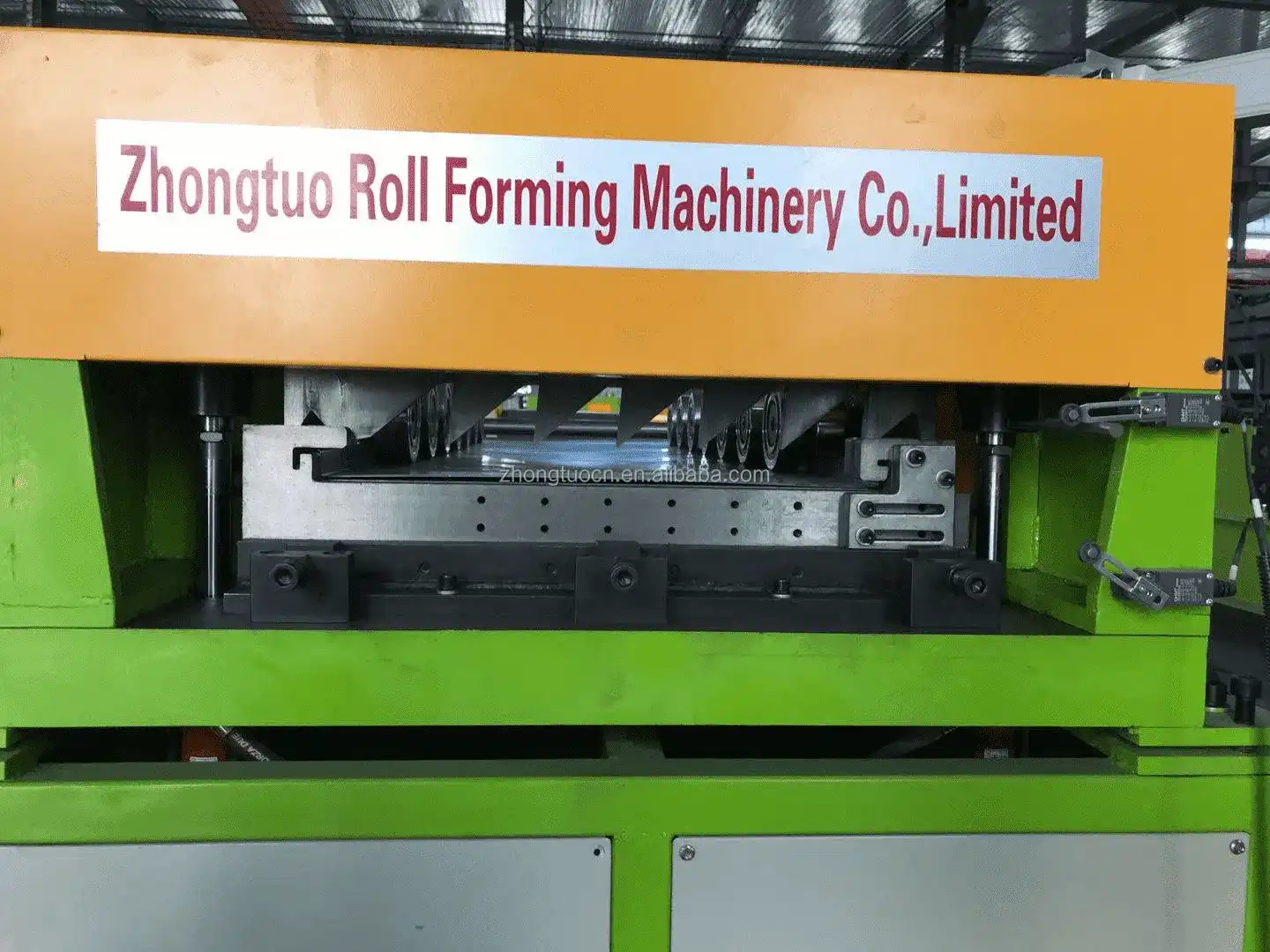 standing seam roof panel roll forming machine