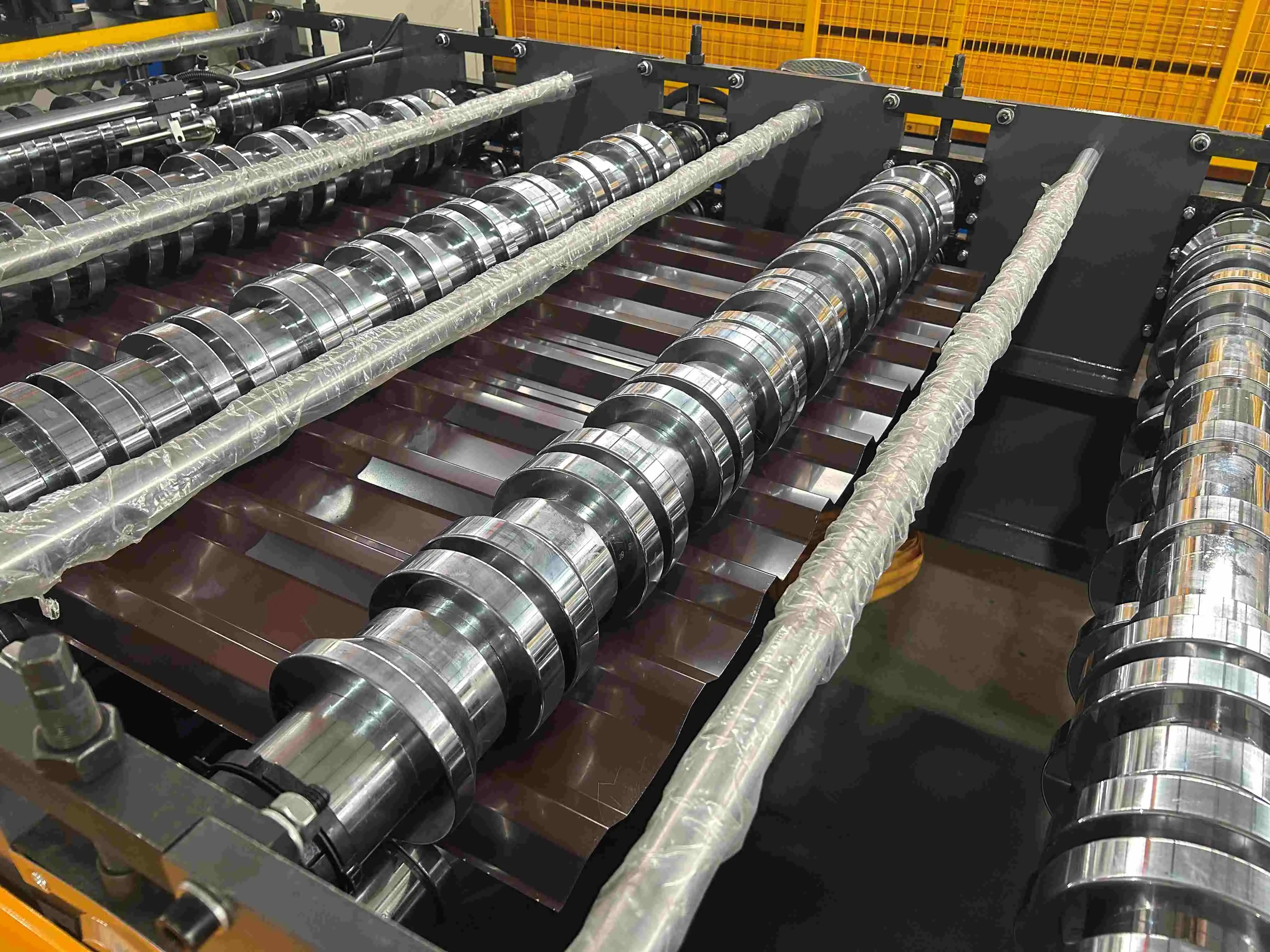 trapezoidal roof sheet roll formiing machine