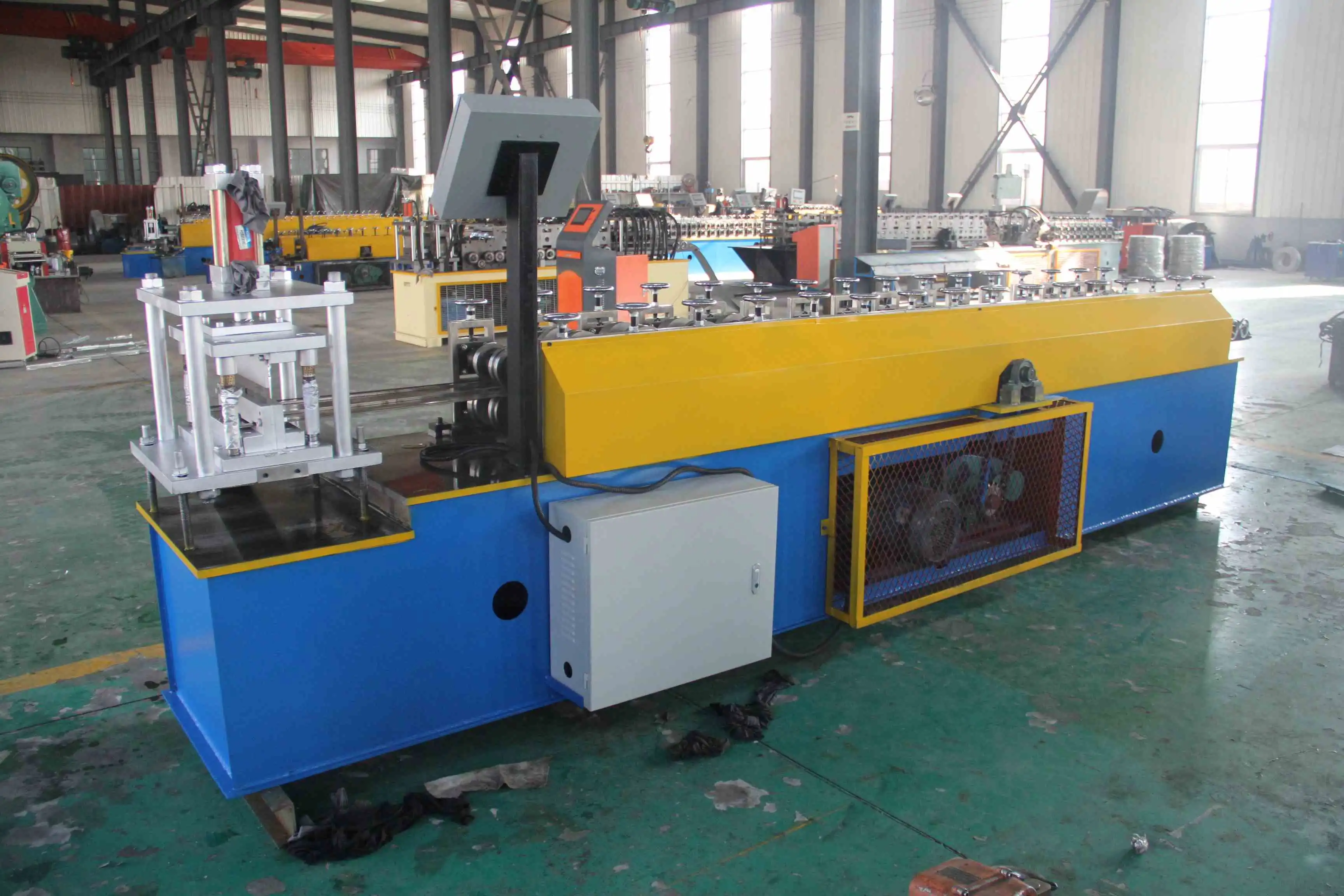 CU stud and track machine CU stud and track machine