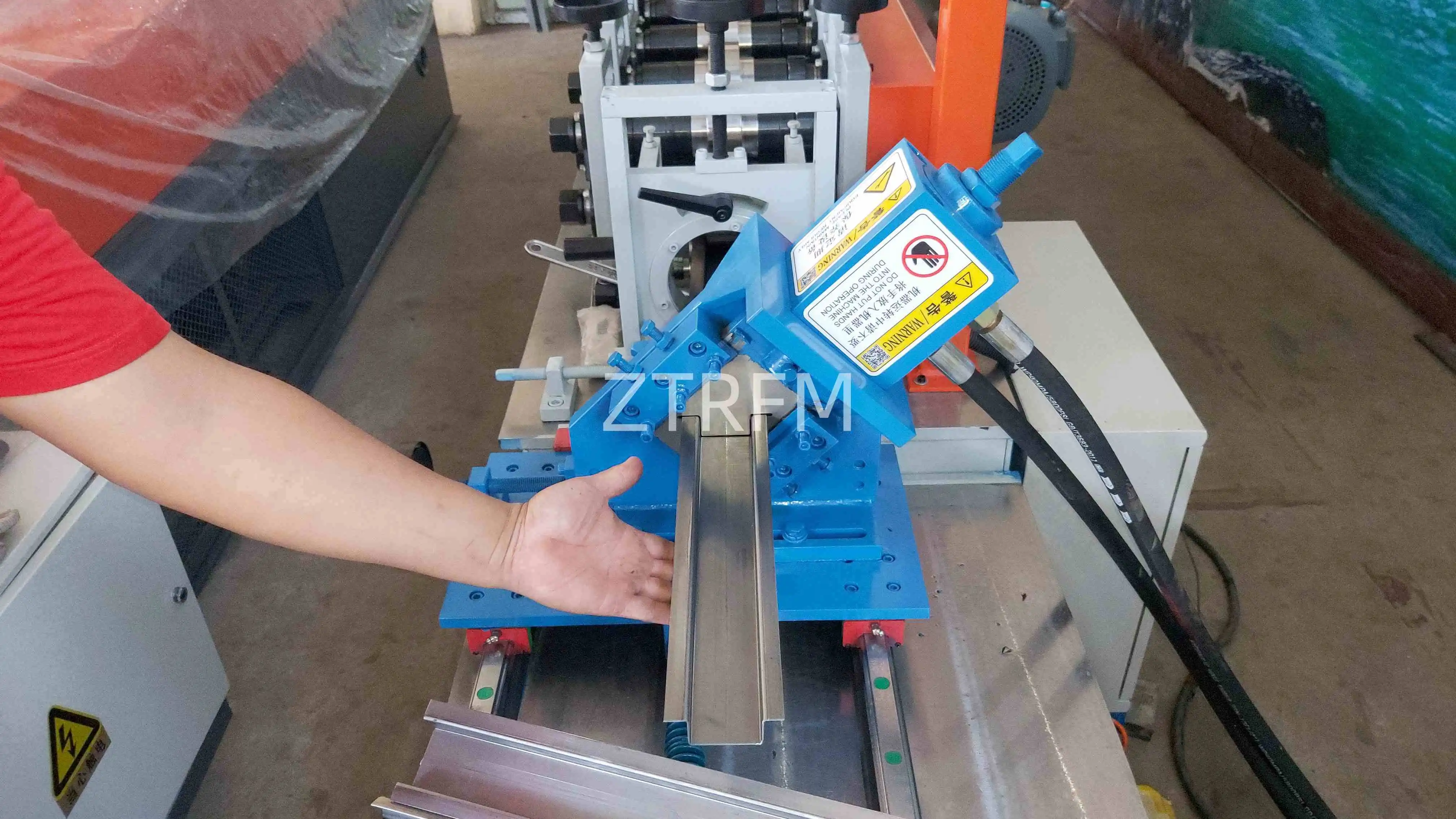 2025 Hat Channel Machine Uses and Applications in Building Materials Industry